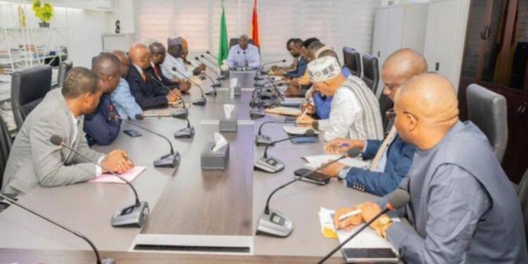 Guinée : Rencontre avec les candidats de la présidentielle du 28 décembre pour un « dialogue inclusif »