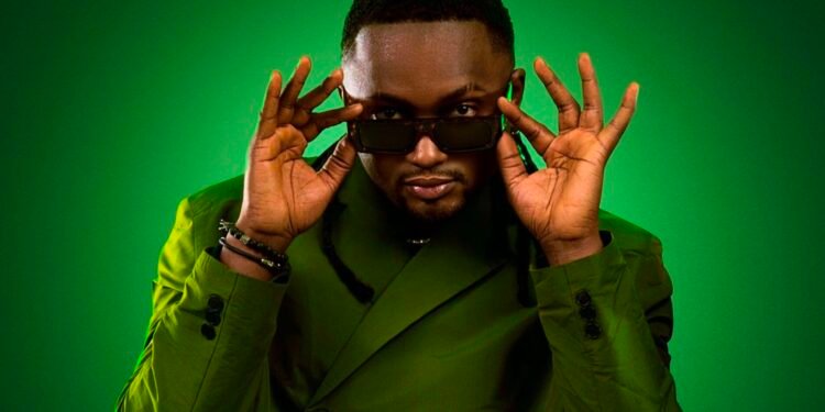 Mohamed Azaya enflamme le stade Petit Sory de Nongo lors d’un concert à guichets fermés