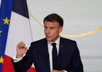 Mort du guide suprême iranien : Emmanuel Macron appelle à cesser l&rsquo;escalade et soutient le peuple iranien 