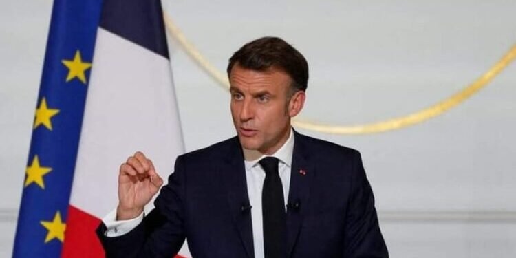 Mort du guide suprême iranien : Emmanuel Macron appelle à cesser l&rsquo;escalade et soutient le peuple iranien 