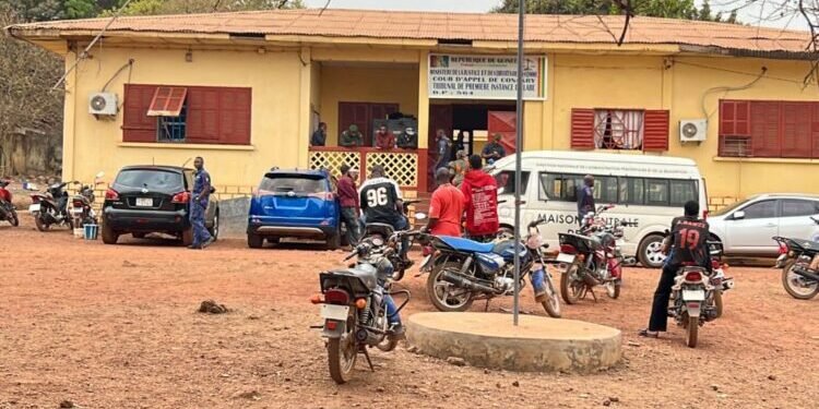 Labé : Ouverture du procès des sept élèves mineurs Poursuivis pour coups et blessures volontaires et violences filmées