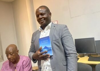 Littérature guinéenne : Dédicace triomphale de « Le Trésor du Peuple » au CCFG