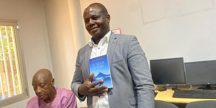 Littérature guinéenne : Dédicace triomphale de « Le Trésor du Peuple » au CCFG