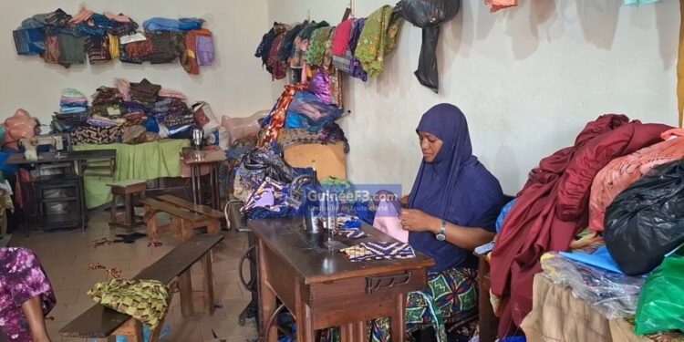 Eid El-Fitr : les couturiers guinéens en pleine galère à quelques jours de la fête 